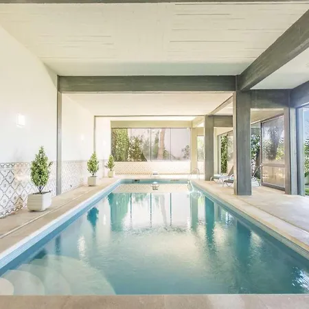 Deluxe Villa Mada-basa Prestige 6 Bedrooms Pool Table Close To Beach Villa Cascais