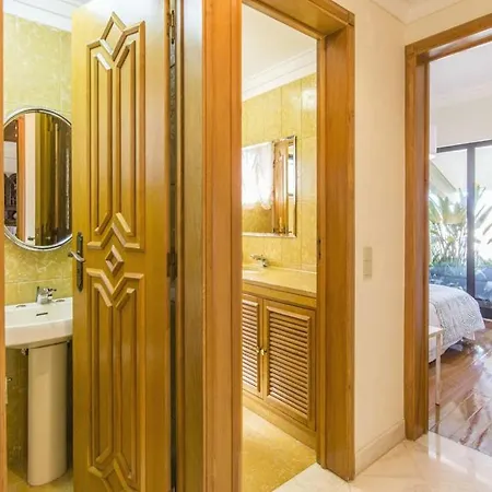 Deluxe Villa Mada-basa Prestige 6 Bedrooms Pool Table Close To Beach *