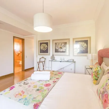 Deluxe Villa Mada-basa Prestige 6 Bedrooms Pool Table Close To Beach *