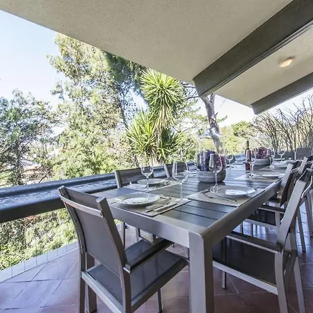 Willa Deluxe Villa Mada-basa Prestige 6 Bedrooms Pool Table Close To Beach