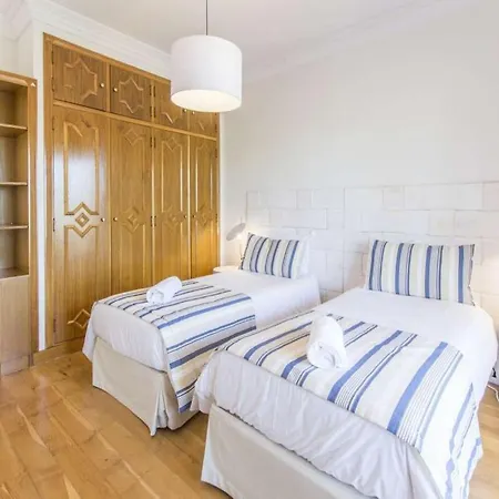 Deluxe Villa Mada-basa Prestige 6 Bedrooms Pool Table Close To Beach Віавіа